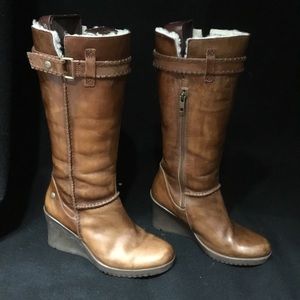 Brown distressed leather UGG wedge boots!